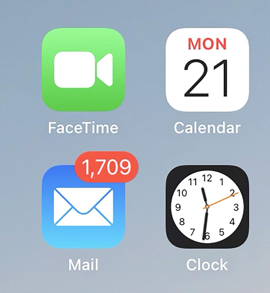 You've got lots of mail: HutchCC students explain why their inboxes pile up with unread emails