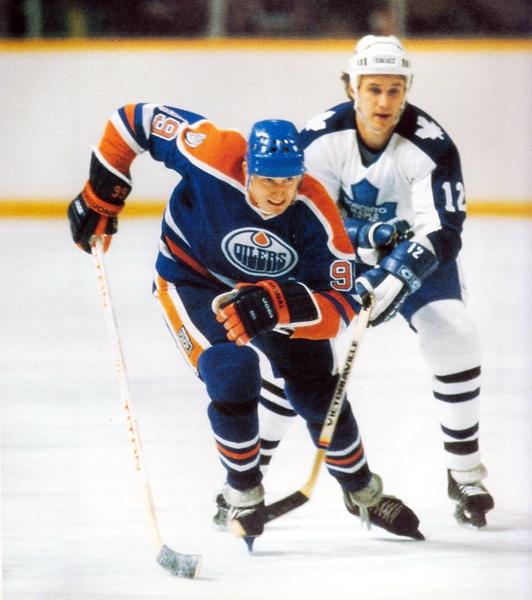 "Wayne Gretzky 001" by rchdj10 is licensed under