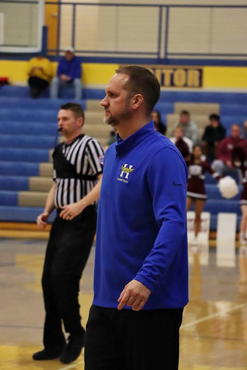 HutchCC alumnus and former basketball assistant coach Bryan Miller leads Hutch High boys basketball to state, successful season